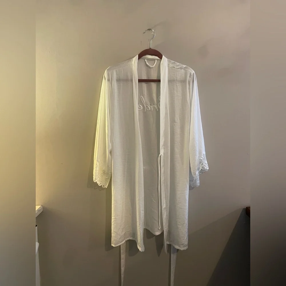 Bride Embroidered White Lace Robe No Tag - Picture 1 of 5